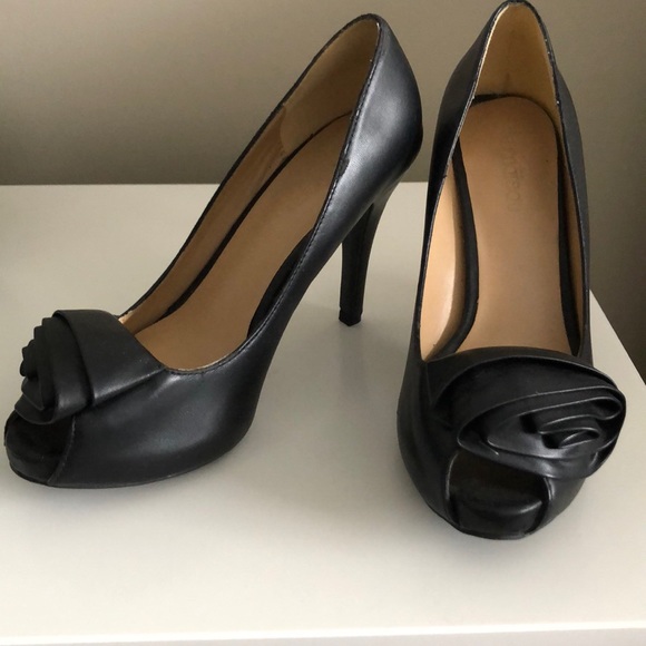 Le Chateau heels - Picture 3 of 4